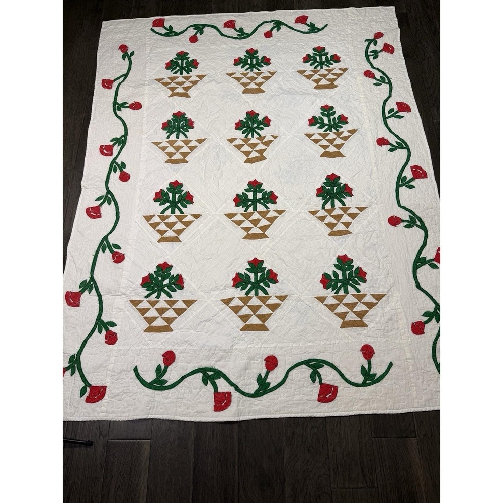 Vintage Floral Quilt Red Green White Flower Basket 87" X 68" Quilted